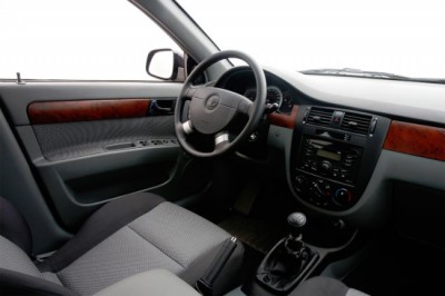 daewoo-gentra-int-550x366.jpg