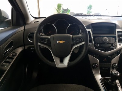 Cruze1-7.jpg